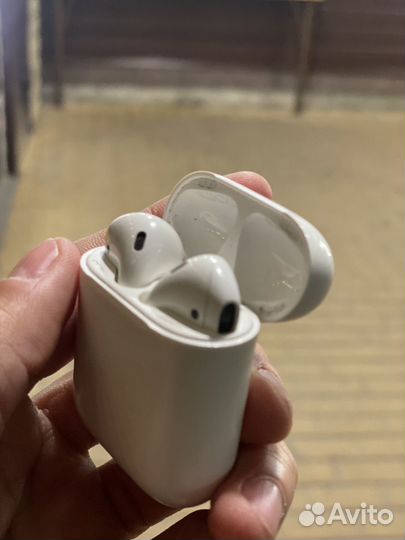Беспроводные наушники Apple AirPods 2
