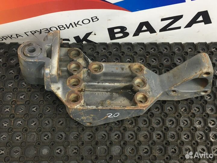 20467742 Кронштейн передней рессоры левый