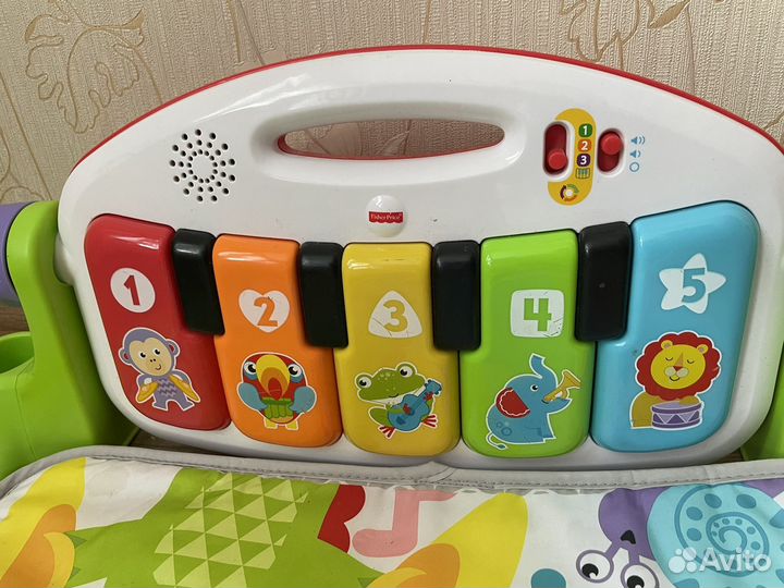 Развивающий коврик с пианино fisher price