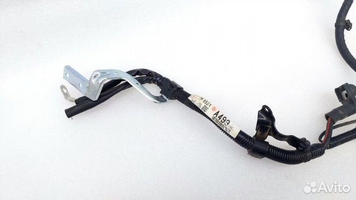 Клемма аккумулятора плюсовая Mitsubishi Outlander