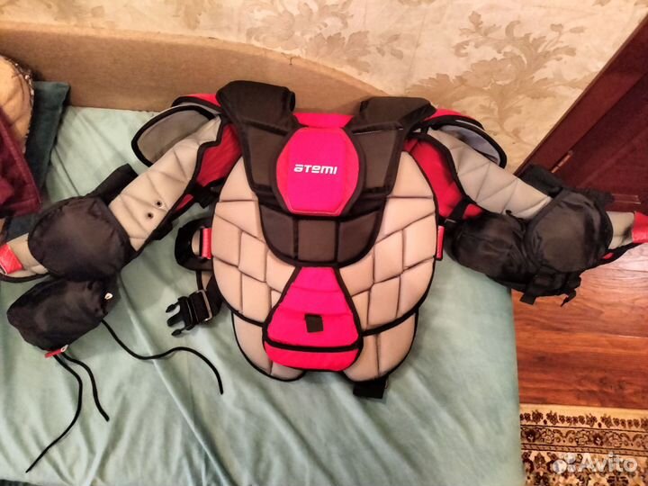 Нагрудник хоккейный вратарский