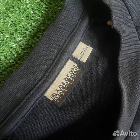 С большим лого свитшот Napapijri оригинал