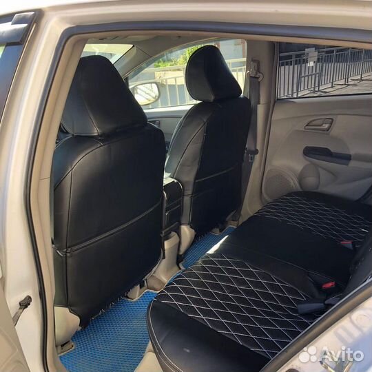 Чехлы на Honda Insight