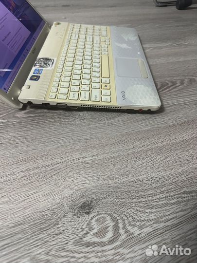 Sony Vaio Core i3 2330M/8 г/256 SSD/Geforce GT410M