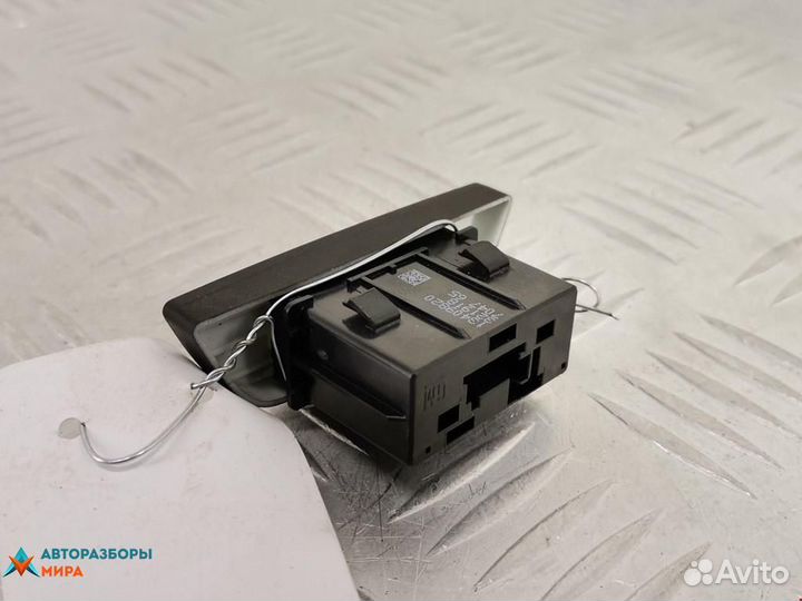 Кнопка аварийной сигнализации Chevrolet Equinox 3