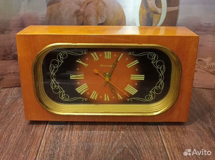 Янтарь часы настольные СССР
