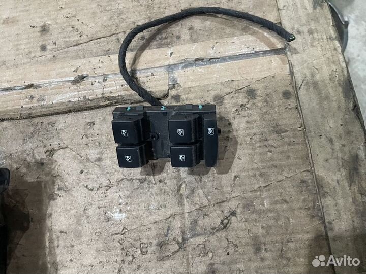 Блок стеклоподъемников 4 двери opel astra J