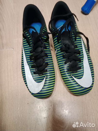 Футбольные бутсы nike