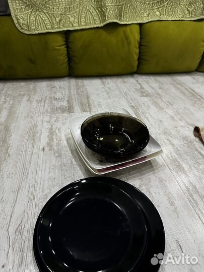 Посуда бэу черного цвета