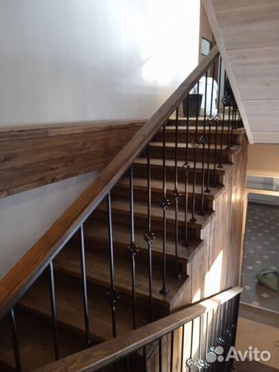 Лестница на металлокаркасе