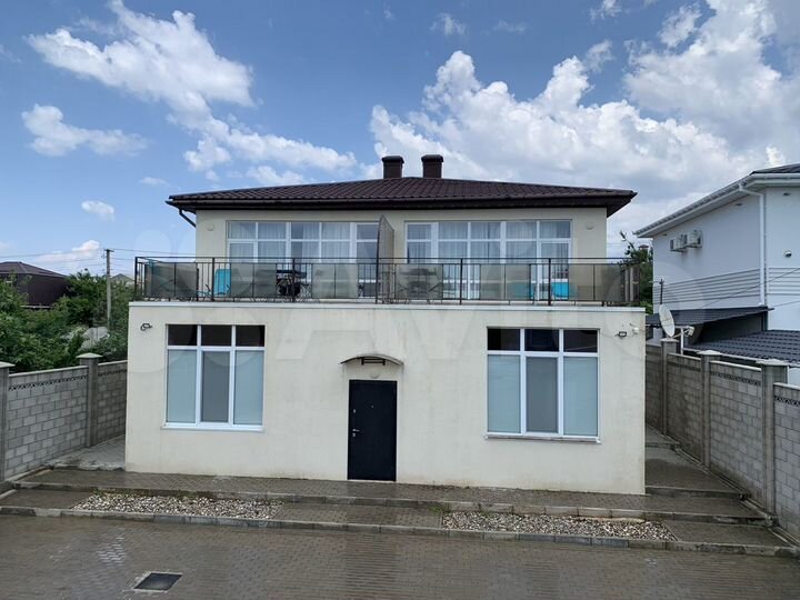 2-к. квартира, 57 м², 1/2 эт.