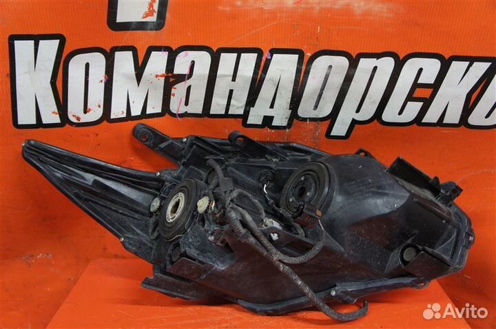 Фара передняя левая Toyota Prius ZVW30 2010