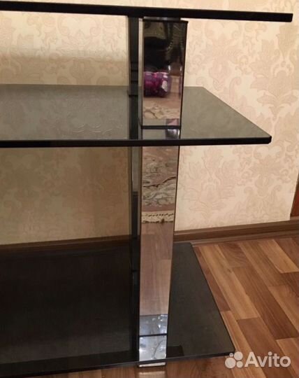 Стеклянная тумба под тв