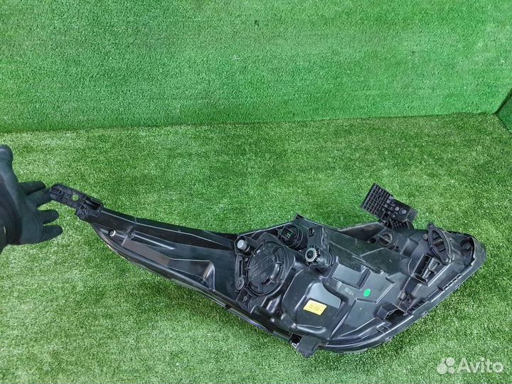 Фара левая Kia Rio