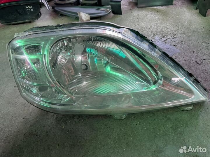 Фары на renault logan 1 рестайлинг