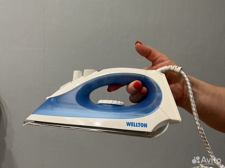 Утюг Wellton