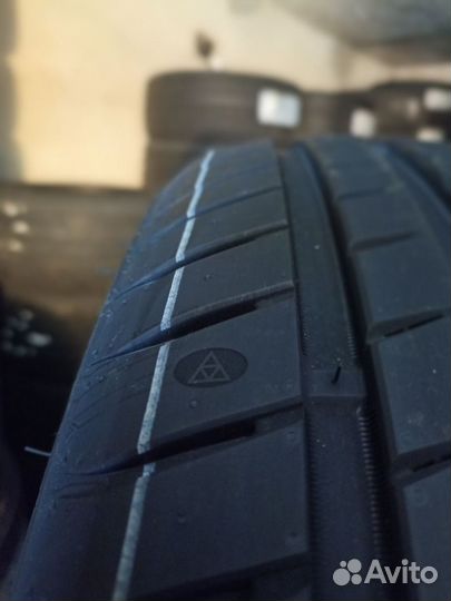 Triangle EffeXSport TH202 235/45 R17 97Y