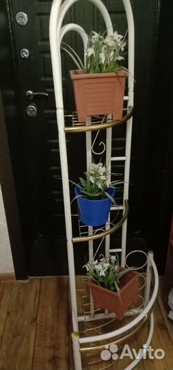 Подставка под цветы