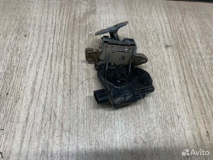 Замок Багажника Toyota Auris E150