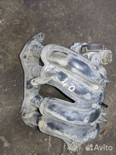 Впускной коллектор Peugeot 206 1,4 kfw