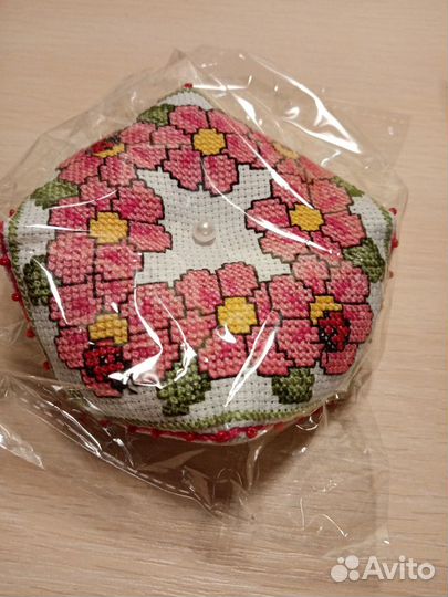 Бискорню - игольница