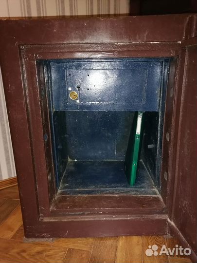 Шкаф металлический сейф