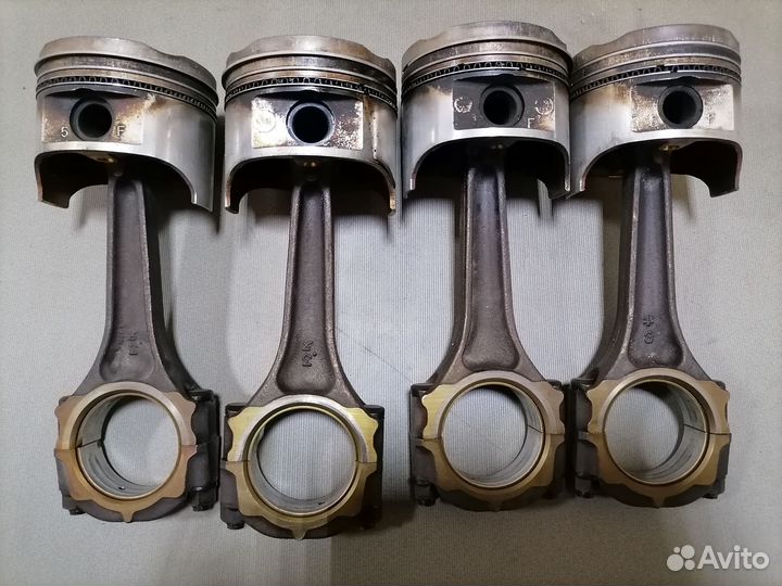 Поршень с шатуном Mazda 626 GD F2 2.2 1987-1996