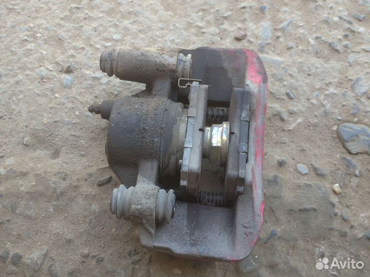 Суппорт передний Киа Рио 1