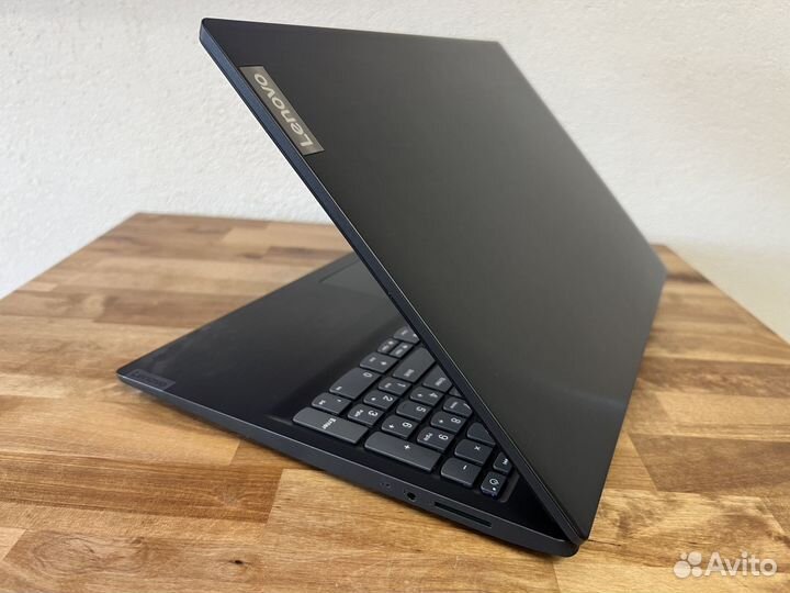 2022 Lenovo 8 ядер Ryzen 5-3500 8Gb SSD+1000Gb FHD