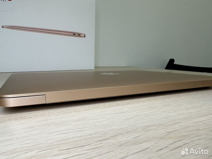 MacBook Air M1 8/256gb gold