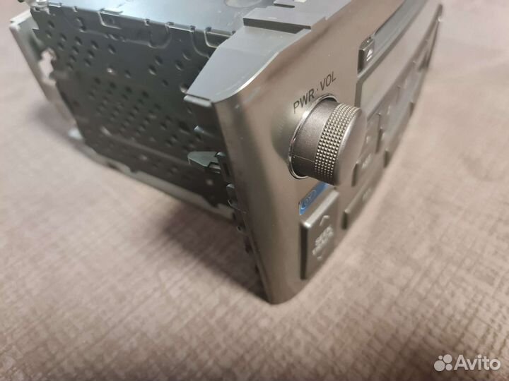 Штатная магнитола toyota avensis II