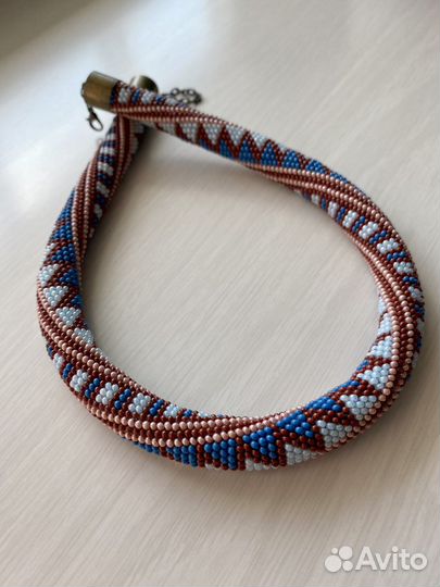 Колье жгут из бисера