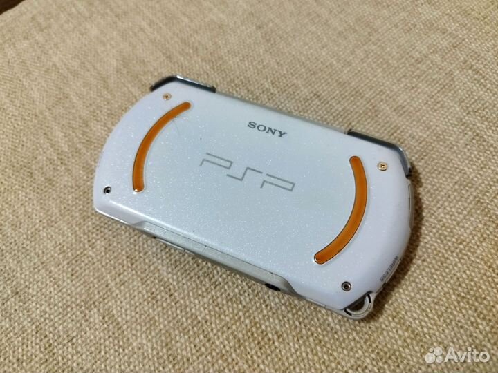 Sony PSP GO 16Gb
