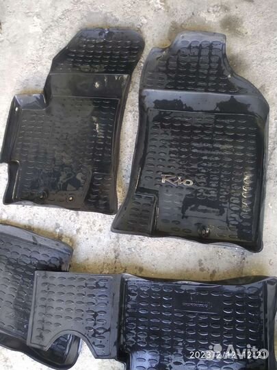 Автомобильные коврики резиновые