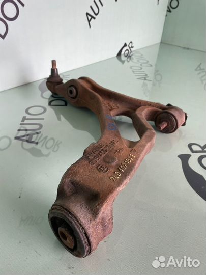 Рычаг подвески нижний передний правый Volkswagen