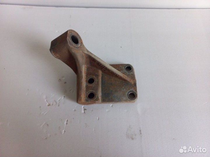 Кронштейн кпп правый Камаз 5490 2018