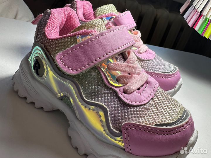 Кроссовки для девочки