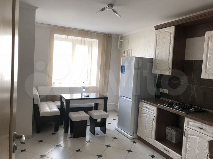 3-к. квартира, 100 м², 2/14 эт.