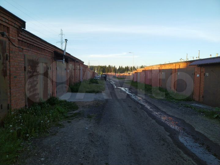 Гараж, > 30 м²