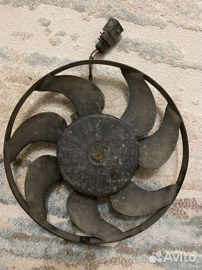 Вентилятор охлаждения правый Jetta 5