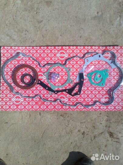 Комплект прокладок,блок-картер двигателя новый