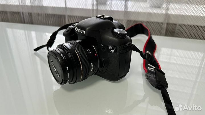 Зеркальный фотоаппарат canon