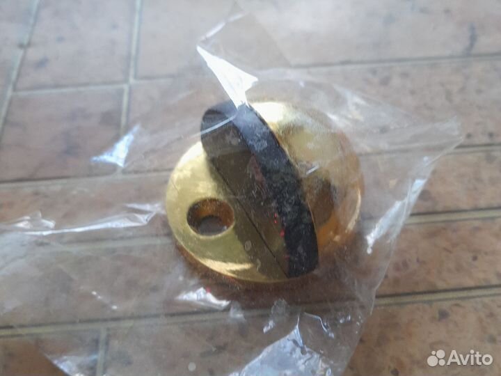 Фиксатор дверной