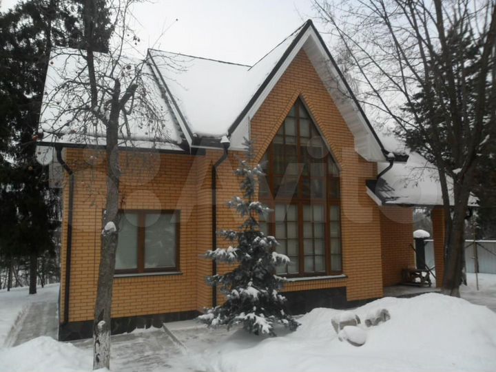 Дом 168 м² на участке 12 сот.