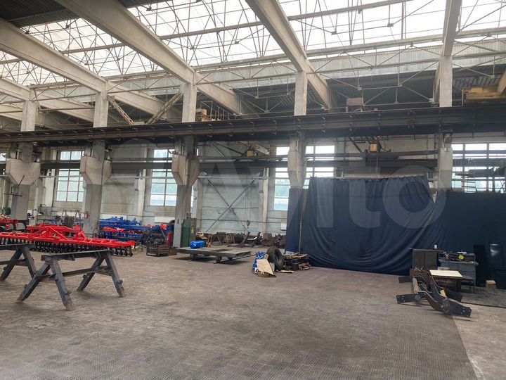 Здание, 2950 м²