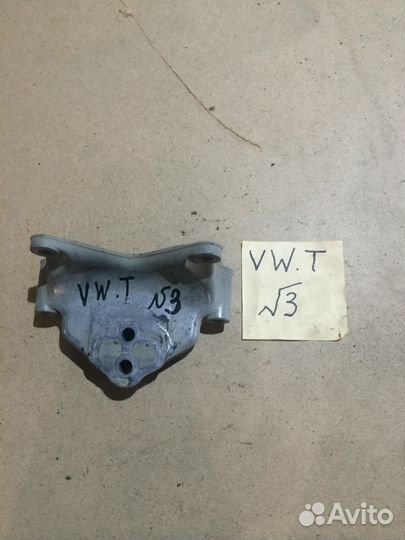 Траверса и кронштейн АКПП Volkswagen Touareg