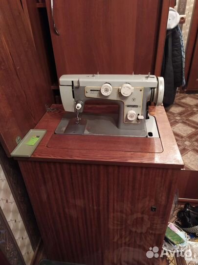 Швейная машина Подольск 142