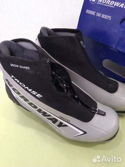 Лыжные ботинки