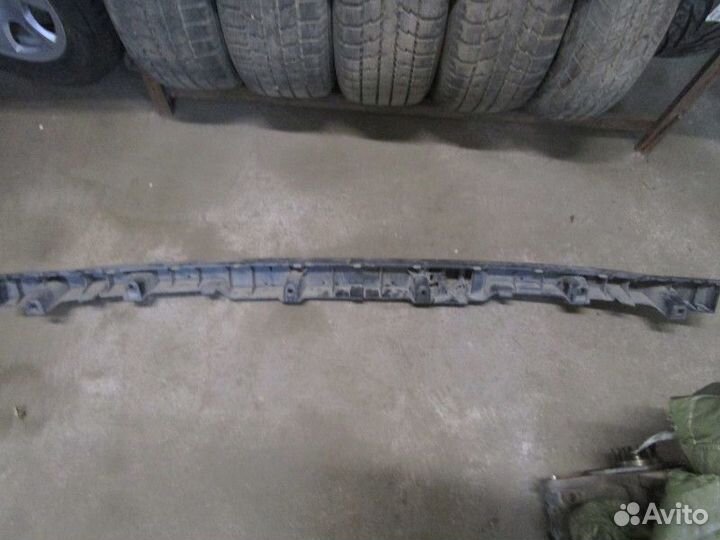 Направляющая заднего бампера Audi Q7 4M 2015 (цент