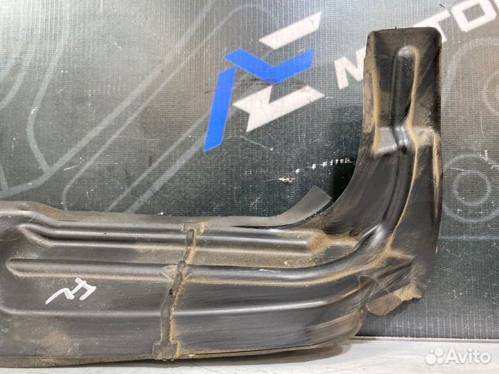 Пыльник крыла передний левый Audi A4 B6 ASN 2004